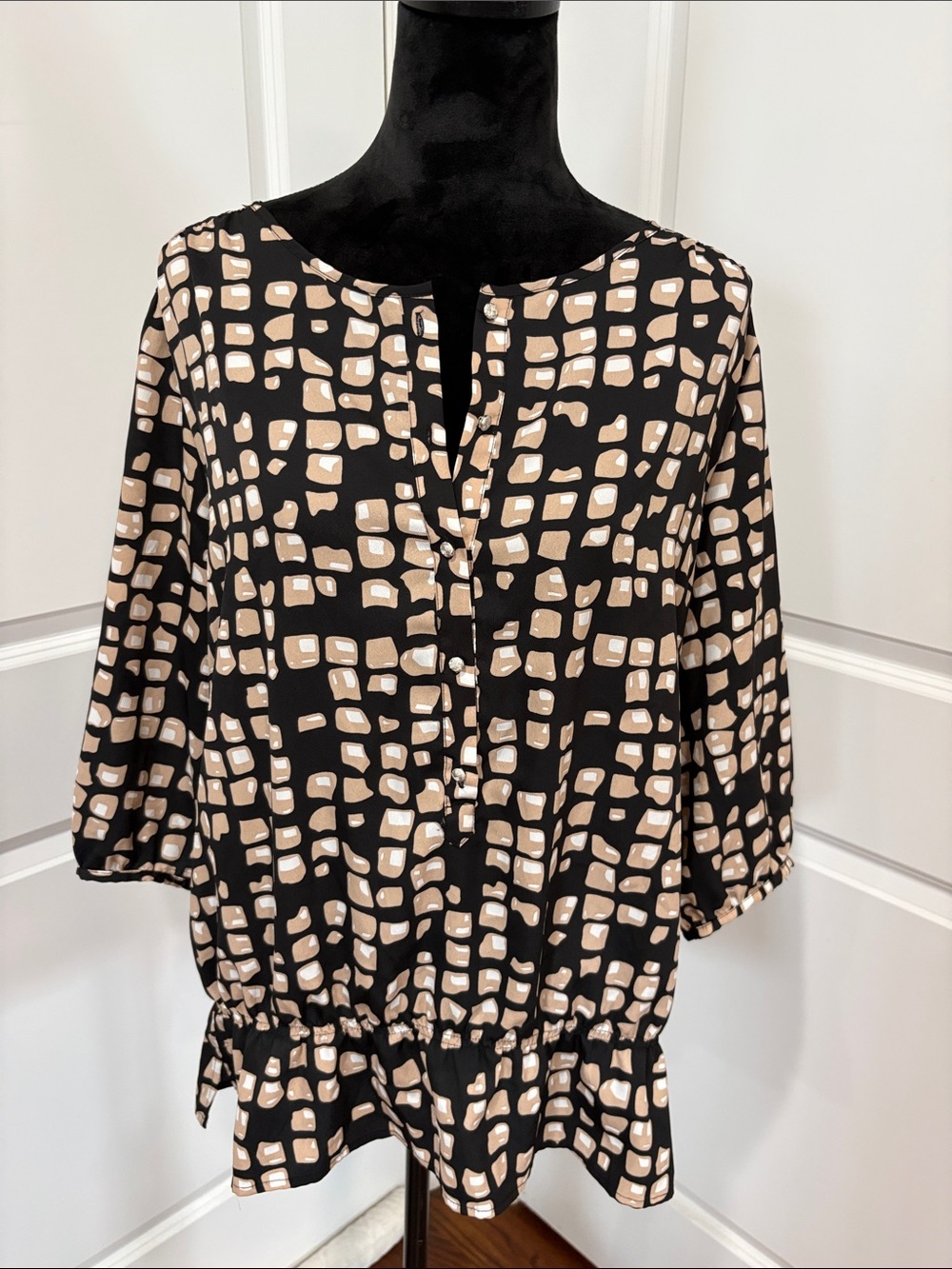 New York & Company Black and Beige Patterned Peplum Tunic